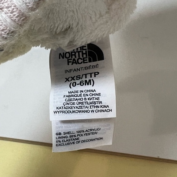 The North Face Baby XXS 0-6 Months Pink and Gray Bear Hat with Pom-Pom - Picture 7 of 7